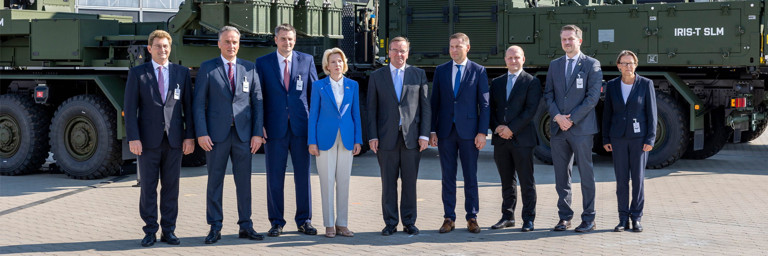 Verteidigungsminister aus Estland, Lettland und Deutschland bei Diehl Defence