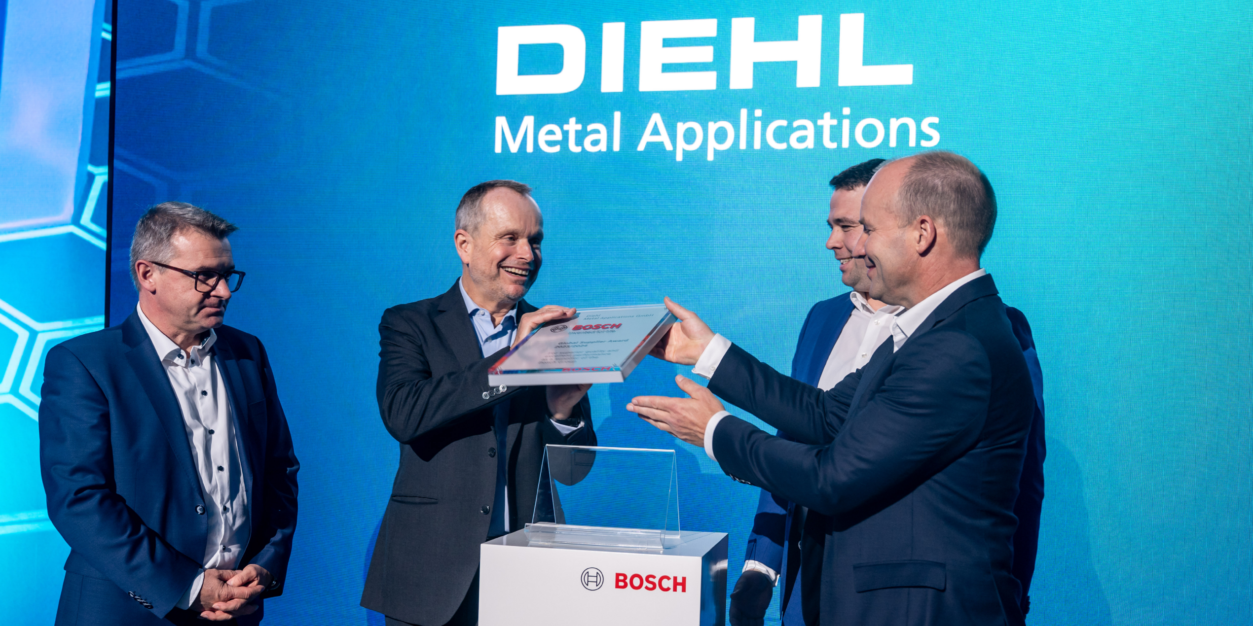 Presentation of the Bosch Supplier Award to DMA