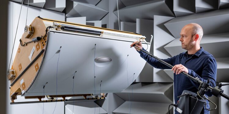 Overhead Stowage Compartment	